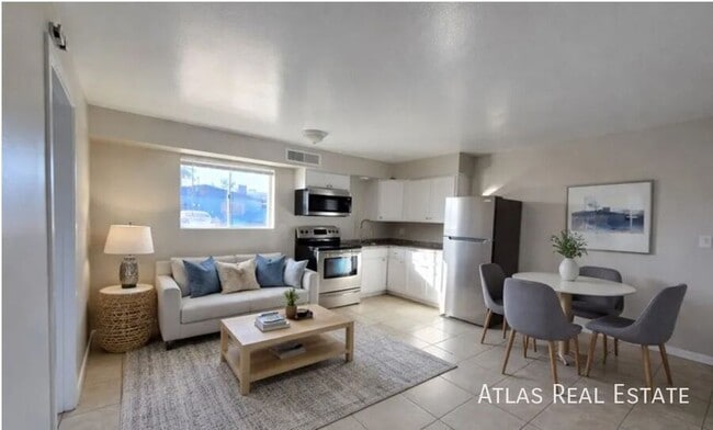 Building Photo - 757 E Millett Ave Unit B