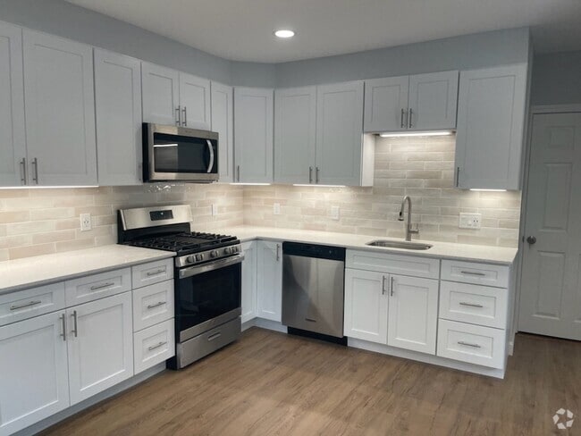 Building Photo - 16 Jason St Unit 2 Rental