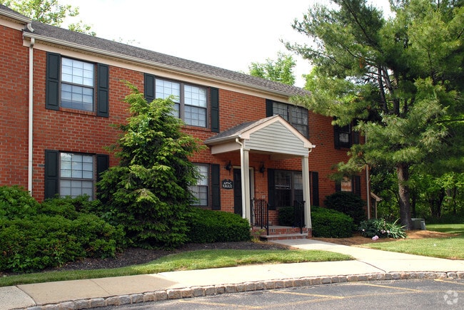 Photo - Heather Hill Apartments
