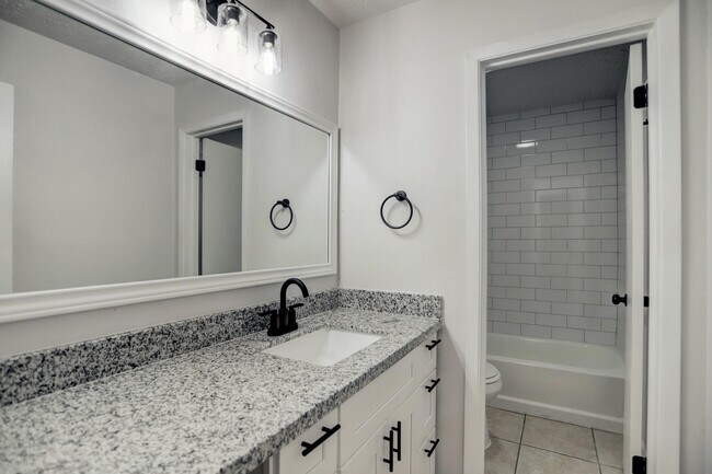 Photo - 12609 Veterans Memorial Dr