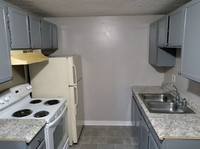 Photo - 1941 Clinton St