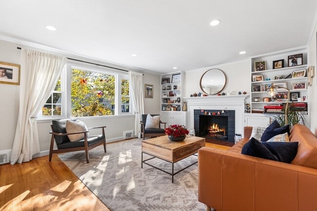 Building Photo - 142 Franklin St