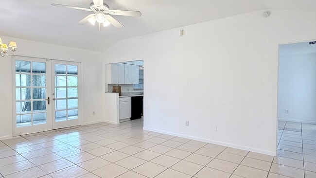 Photo - 301-302 Soldier Sq - 302 Soldier Sq