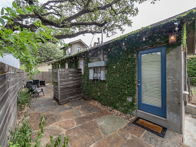 Photo - 2112 Newton St