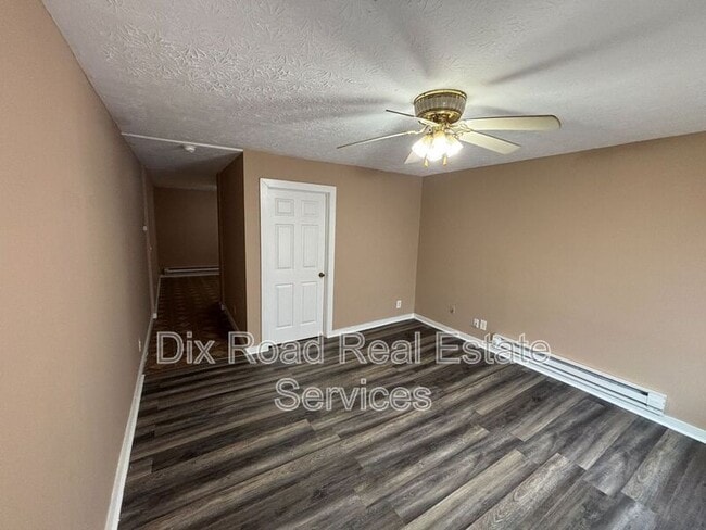 Photo - 829 Maple Ave