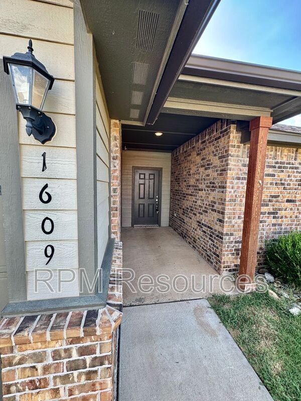 Photo - 1609 Burgundy Dr