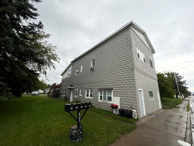 AVAILABLE SEPTEMBER - 1 BED 1 BATH - AVAILABLE SEPTEMBER - 1 BED 1 BATH Apartamento Unidad 2