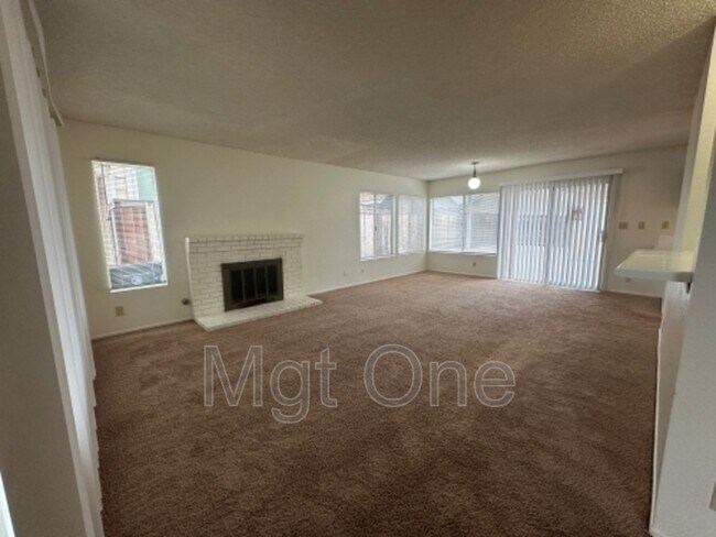23575 Parkland Ave
