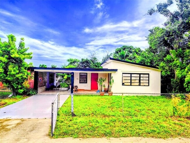 Photo - 6134 Buchanan St