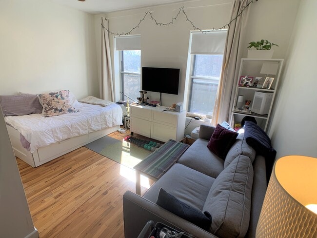 Photo - 21 Follen St Unidad 2R