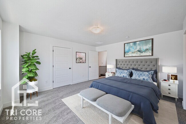 Photo - 143 E Lavalle Ct