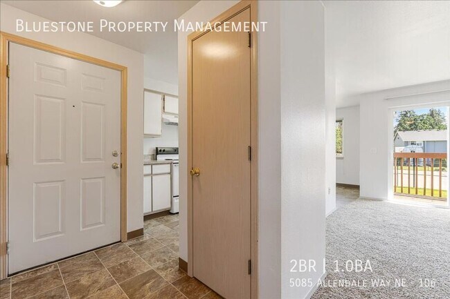 Photo - New LVP flooring in this Spacious 2-bedroo... Unidad 106