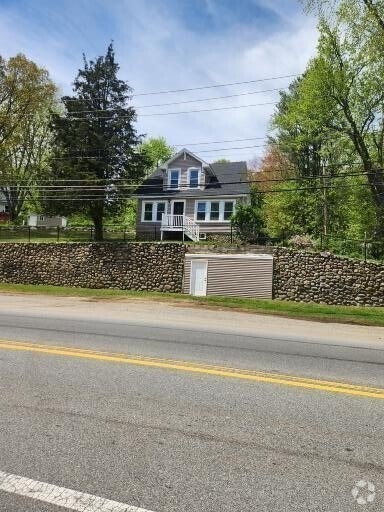 Building Photo - 480 Amesbury Rd Rental