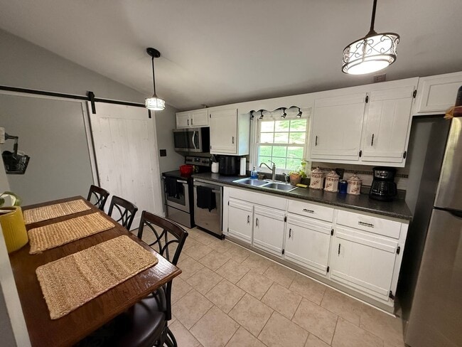 Photo - Cute Country Charmer – Bristol, VA  2 Bed ...