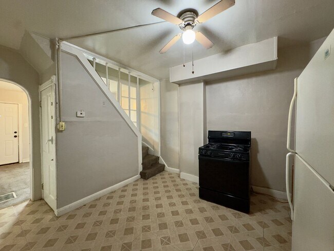 Photo - 16 N Madeira St
