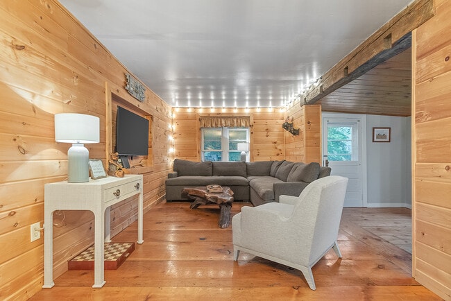 Photo - 156 Silliman Cove