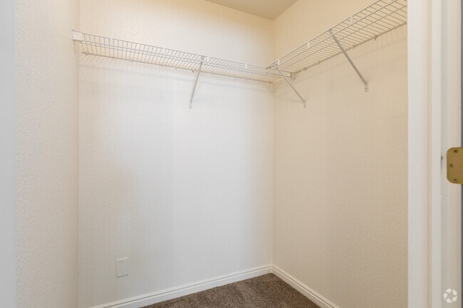 3BR, 2BA - 1,364SF