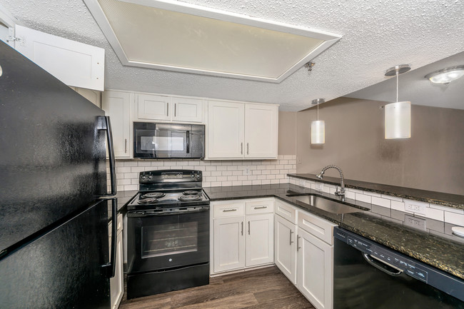 Photo - Agave Villas Apartment Homes