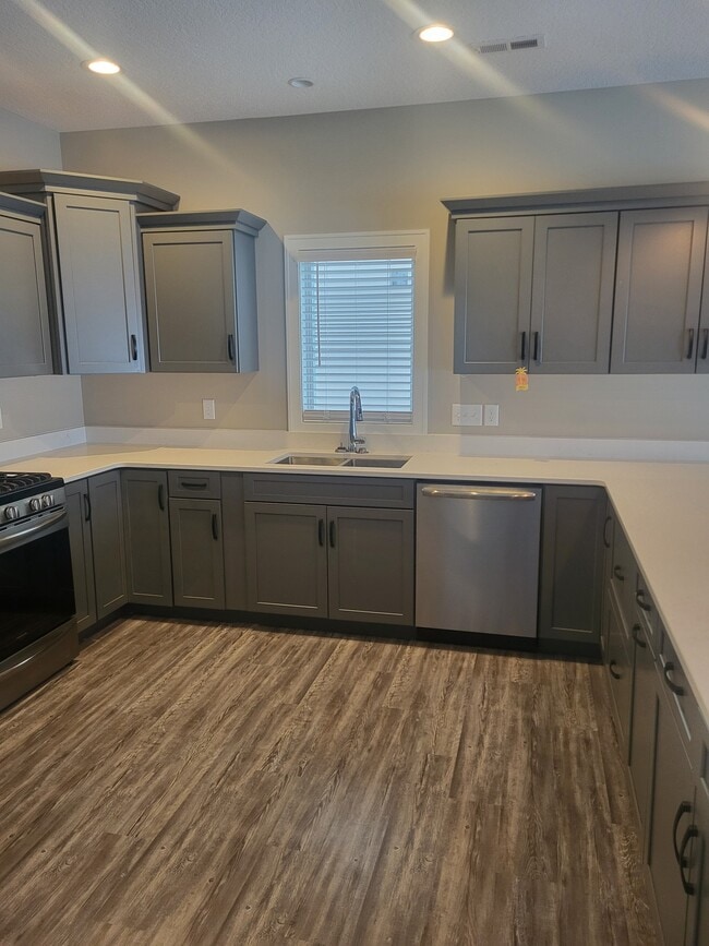 Photo - 2422 13th St