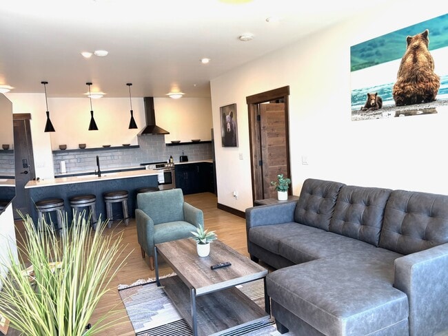 510 Nucleus Ave Unit 206