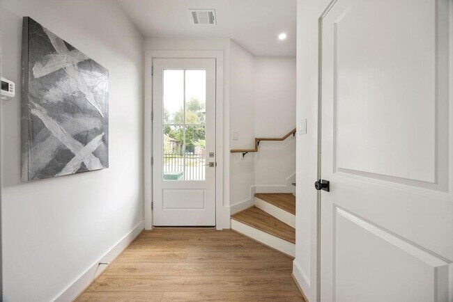 Photo - 1713 Mary St