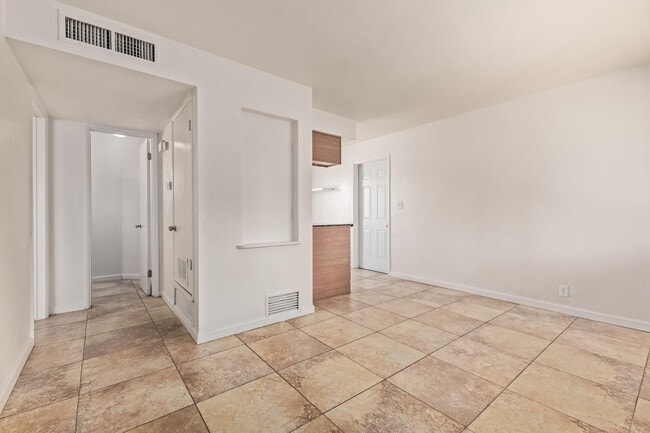 Photo - 524 W Fairway Dr