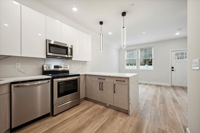 Building Photo - 610 Union St Unit 1
