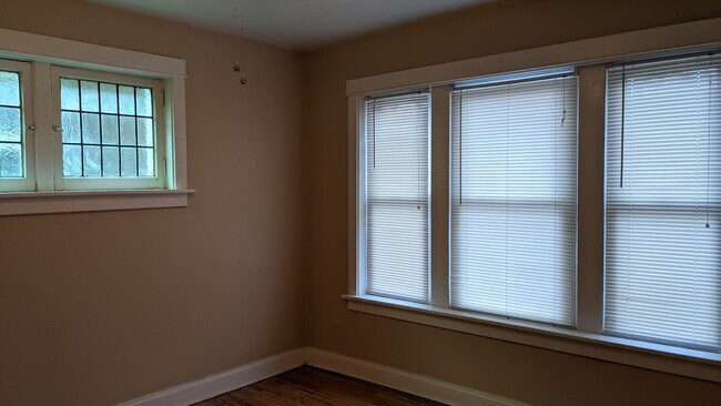 Photo - 5225 Bancroft Ave Unidad 1E