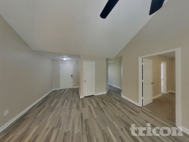 Photo - 1411 Pebble Ridge Ln