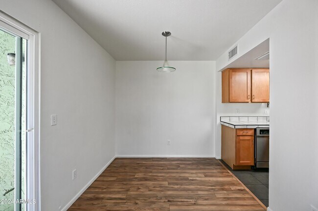 Photo - 729 E Cochise Dr