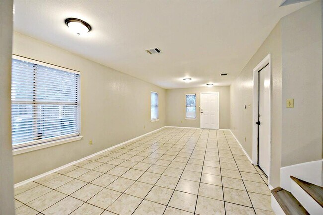Photo - 12801 Margit Dr