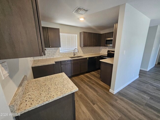 Photo - 524 W 3rd Pl