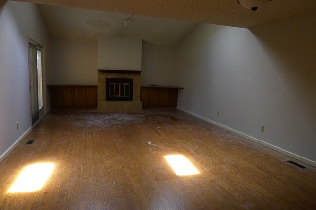 Photo - 3 Lyndhurst Village Ct