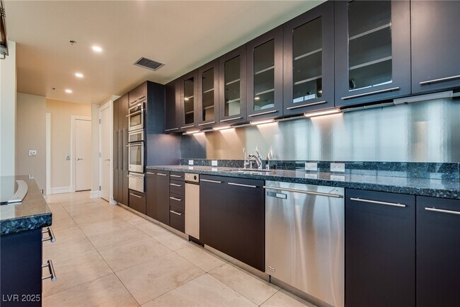 Building Photo - 2700 S Las Vegas Blvd Unit 4305 Rental