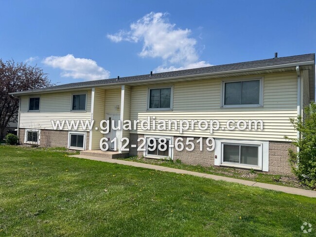 Building Photo - 2289 11th Ave E Unit #4 Rental
