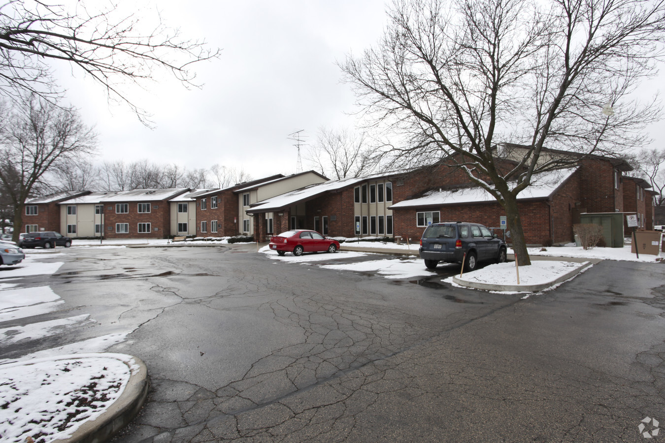 Photo - Robert C. Johnston Garden Apartments