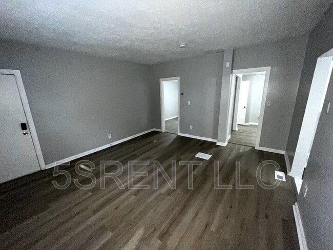 Photo - 240 S Mary Ellen St Unit B