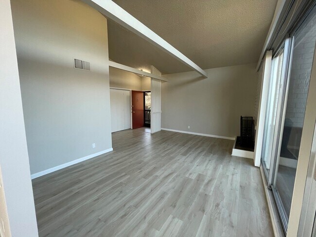 Photo - 3543 Brook Street