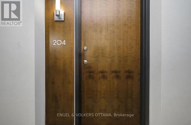 Photo - 295 MacKay St Unité 204