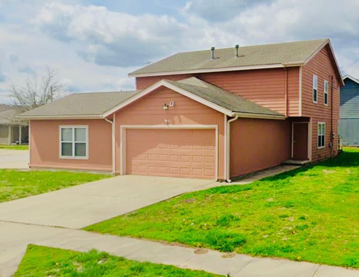 Great 3 Bed 1.5 Bath 2 Car Garage Split (2... - Great 3 Bed 1.5 Bath 2 Car Garage Split (2... Casa Adosada