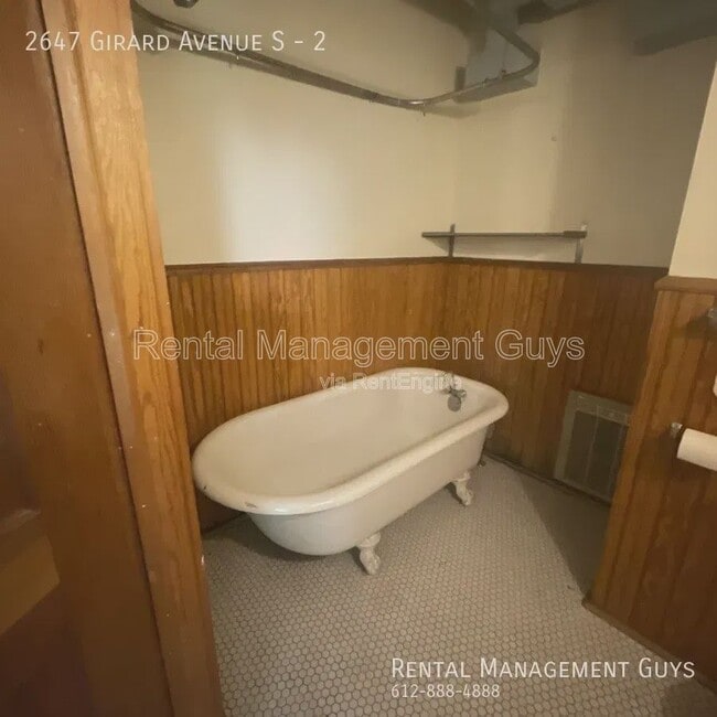 Photo - 2647 Girard Ave S Unit 2