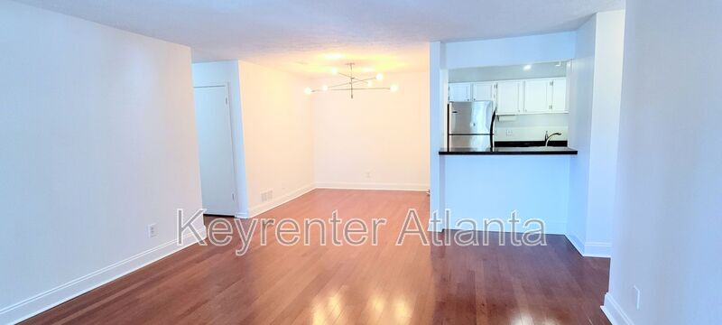 Photo - 6818 Glenridge Dr