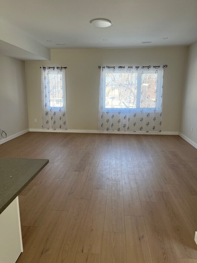 Photo - 345 Springfield Rd Unité 7