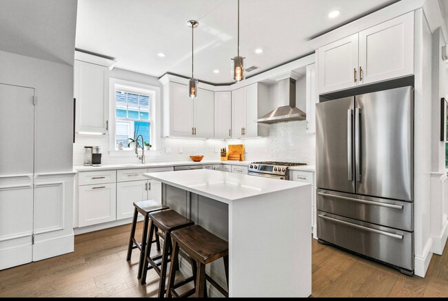 Building Photo - 84 Flint St Unit 2