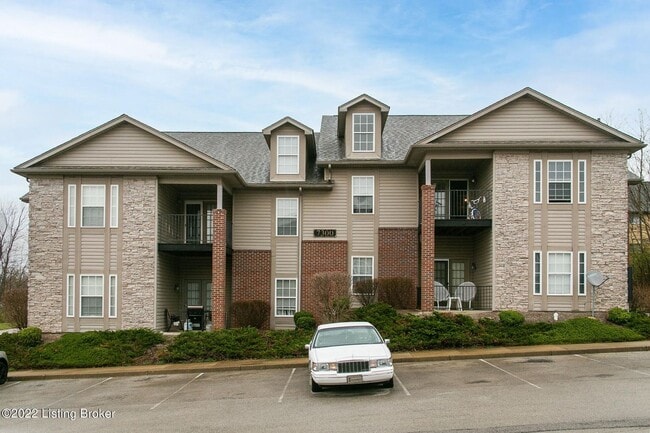 Building Photo - 2 bedroom/ 2 bath Woods of St Andrews condo available for rent in 40214 - $1,200/month