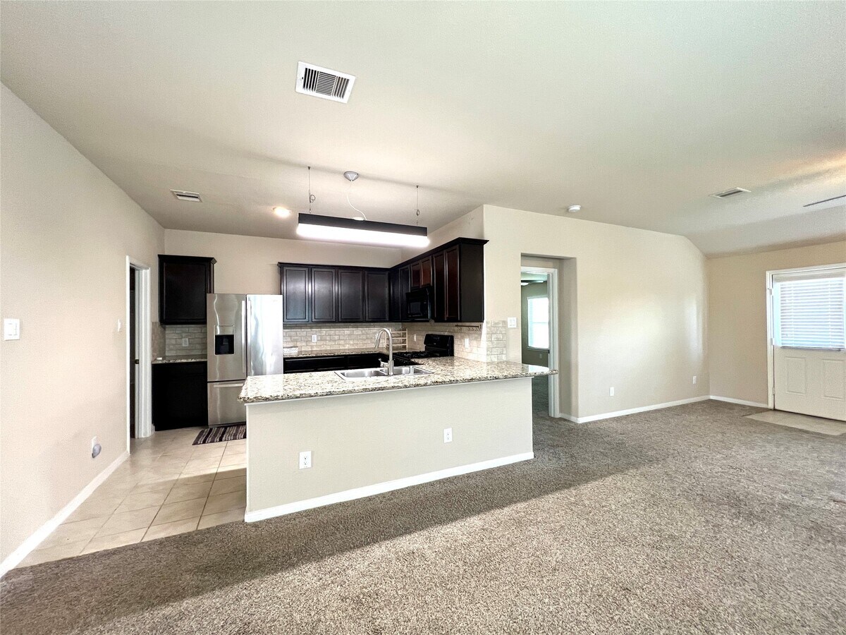 Photo - 28806 Innes Park Pl