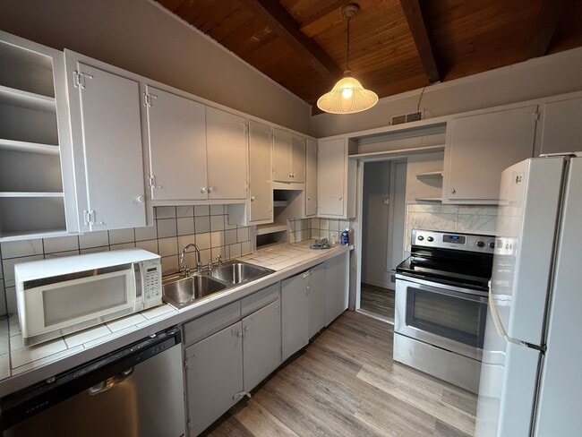 Photo - 2616 Sheldon St