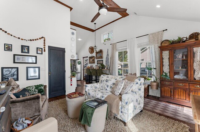 Photo - 1456 E Montague Ave