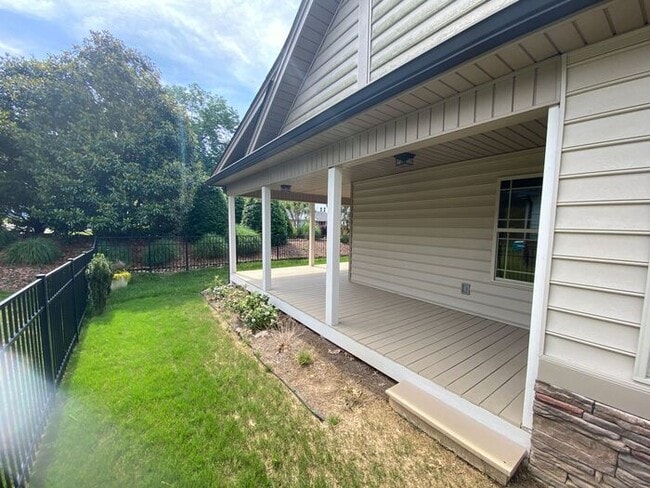 Photo - Now Offering$1,000 Move-in Credit!! Crafts...