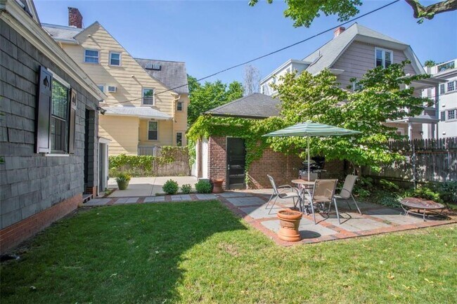 Photo - 8 Moses Brown St